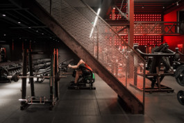 TrainMore Oost Gym. Design by JPS architecten & Ivo Jelinek IJarchitecture 