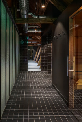 JPS Architecten & Ivo Jelinek - TrainMore Koninginneweg Lockers 