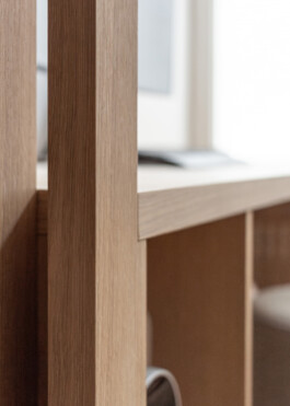 Modern Westerpark Apartment interior, showcasing minimalist design and elegant furnishings, by Ivo Jelinek of IJarchitecture. 